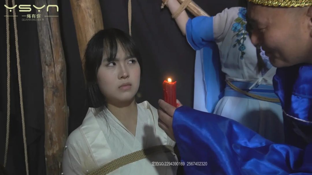 色迷知县命手下抓来两个舞女五花大绑跳舞威逼刑罚老虎凳滴蜡挠打脚心玩弄冤假错案-14