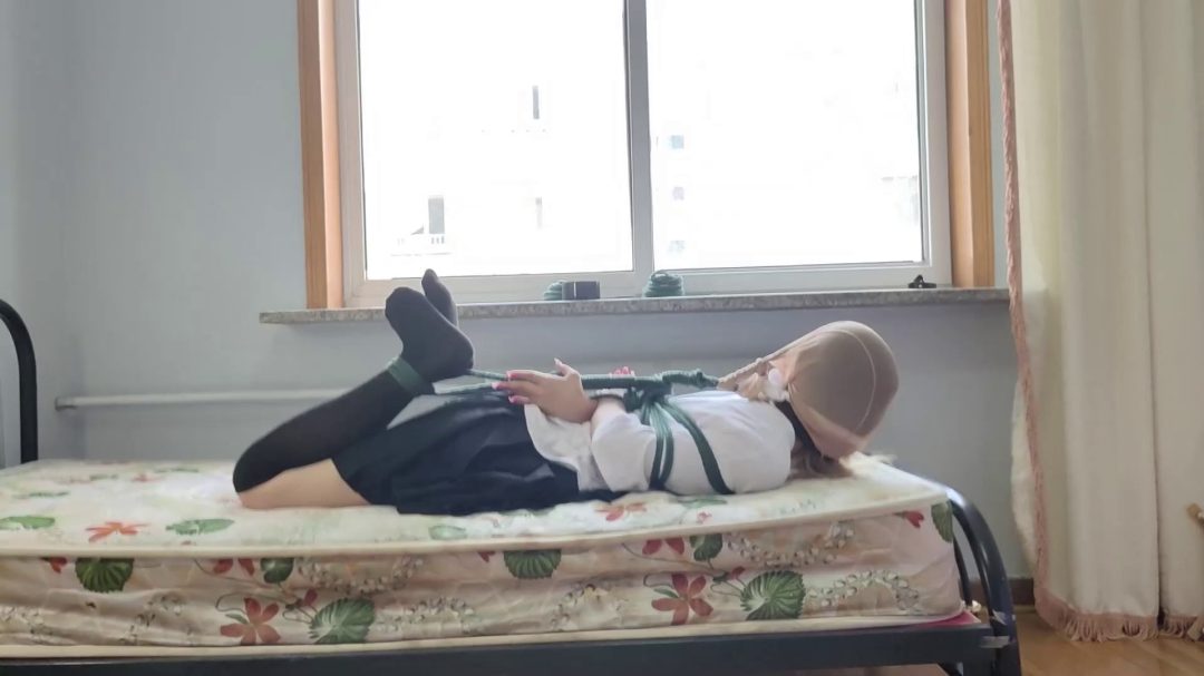 妹子的强制多次自由落体惩罚！长袜堵嘴，求饶无用，探索承受力极限-6