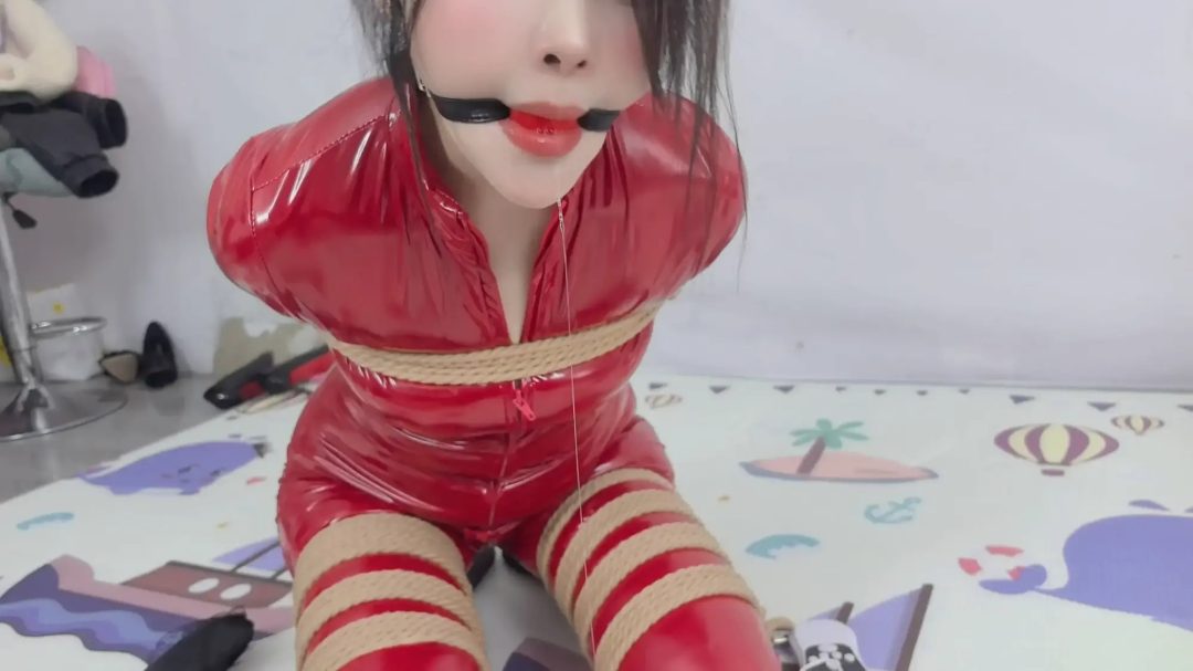 高冷御姐皮衣续作！《绝望无助的女搜查官2》口球K9凌辱 丝袜践踏-6