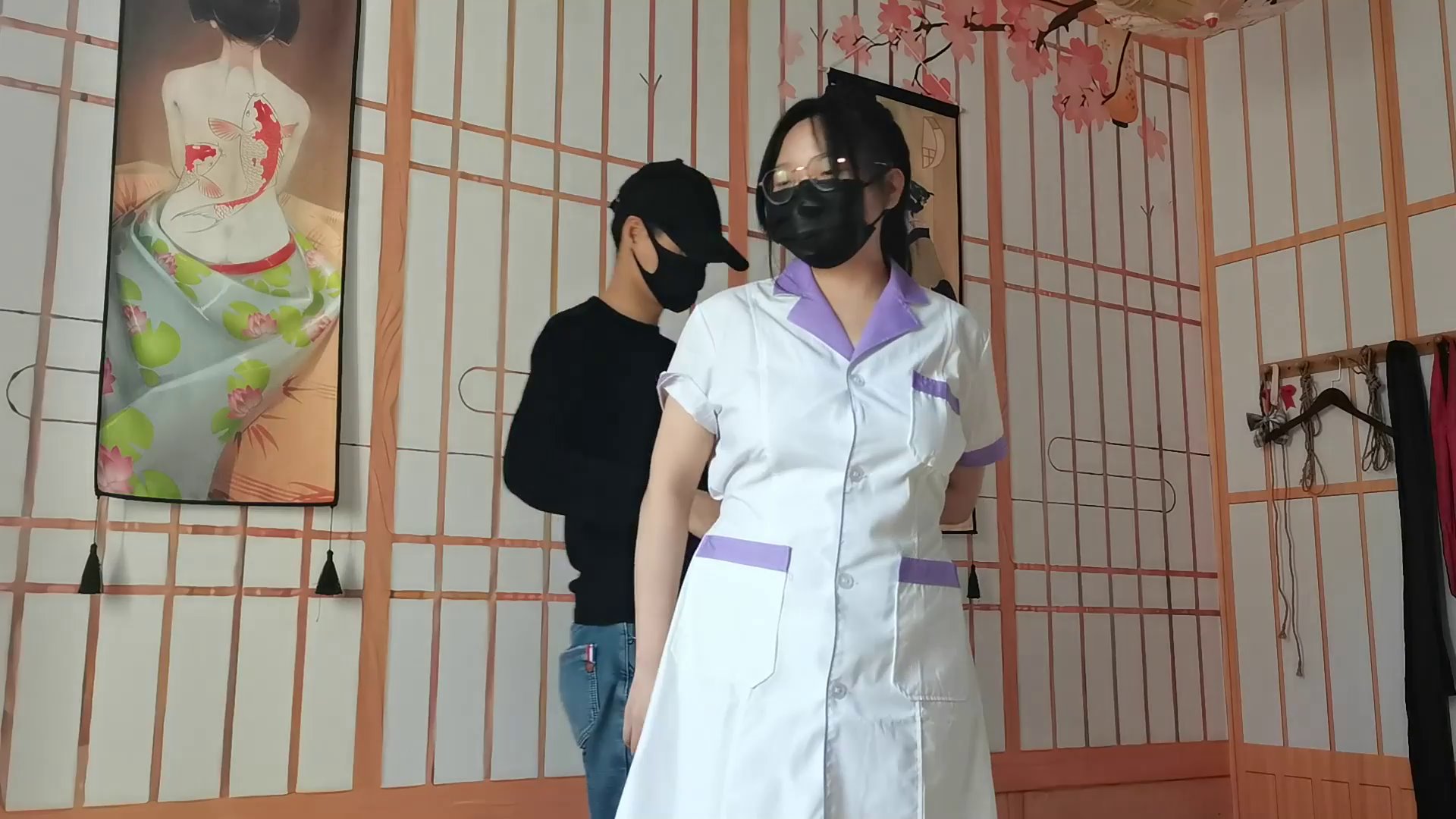 姜小岚喜欢被捆绑起来