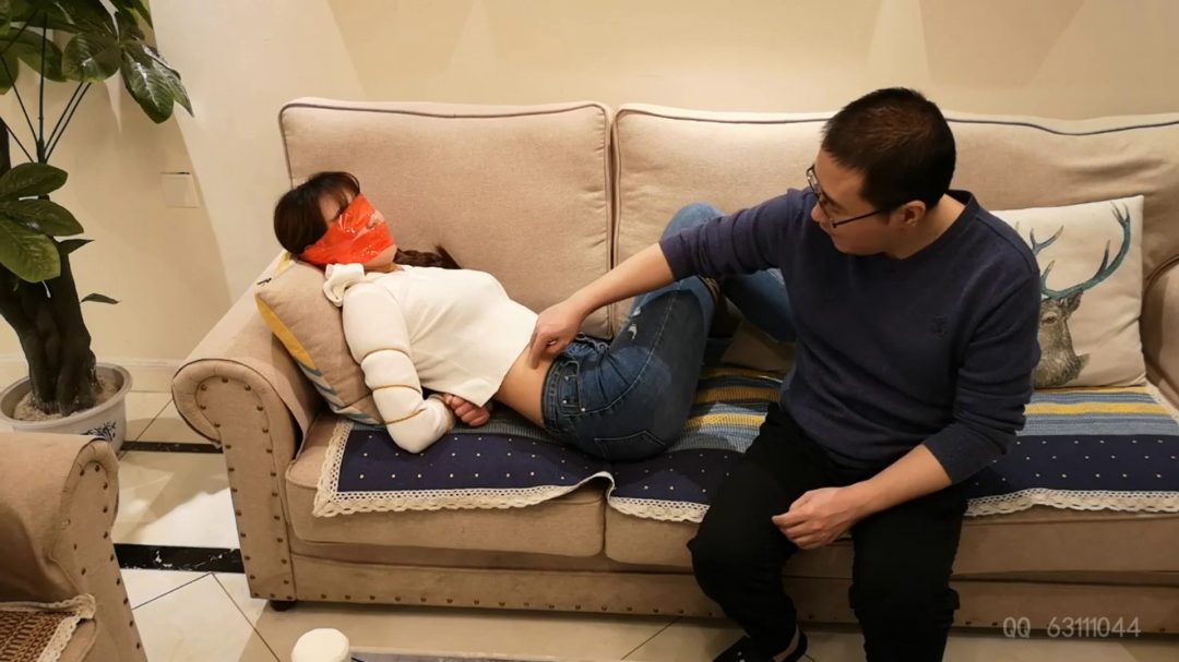 雨仟 超长腿 牛仔裤捆绑 娇柔的车模-6