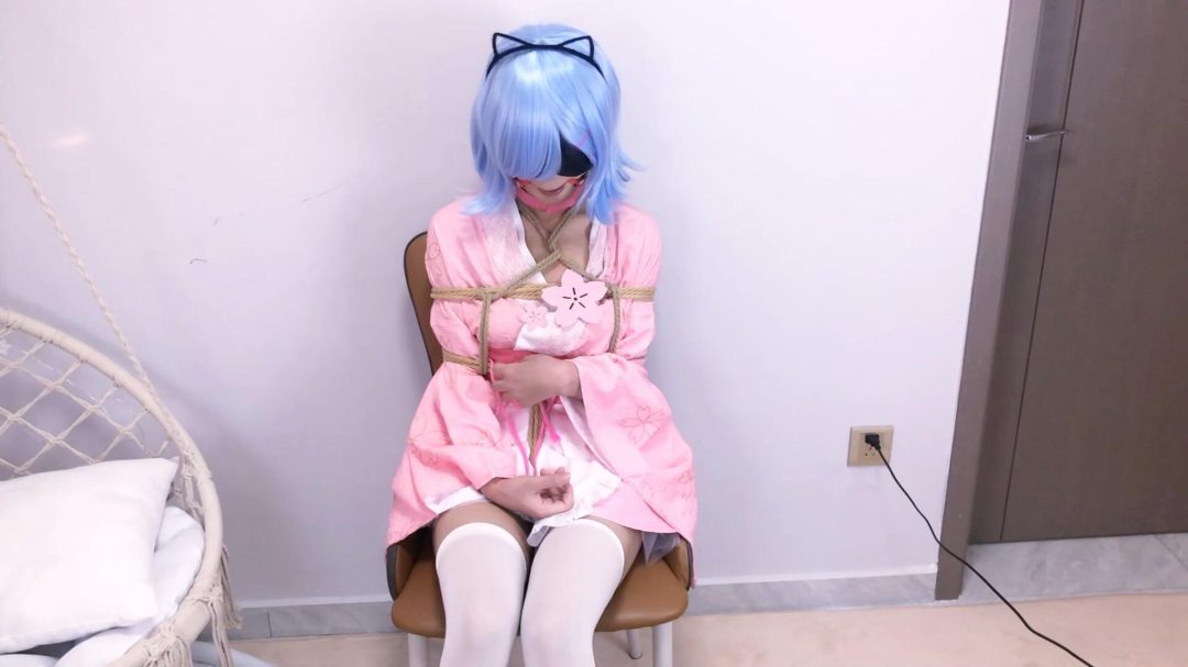 【嗷大喵】-《路崽日记》-蕾姆cos+胸缚胸前手腕捆住+蟹缚折腿捆+电击电到手指抽搐流口水+分腿吊腿缚+口球+解开展示+日式紧缚+多节并腿缚-9