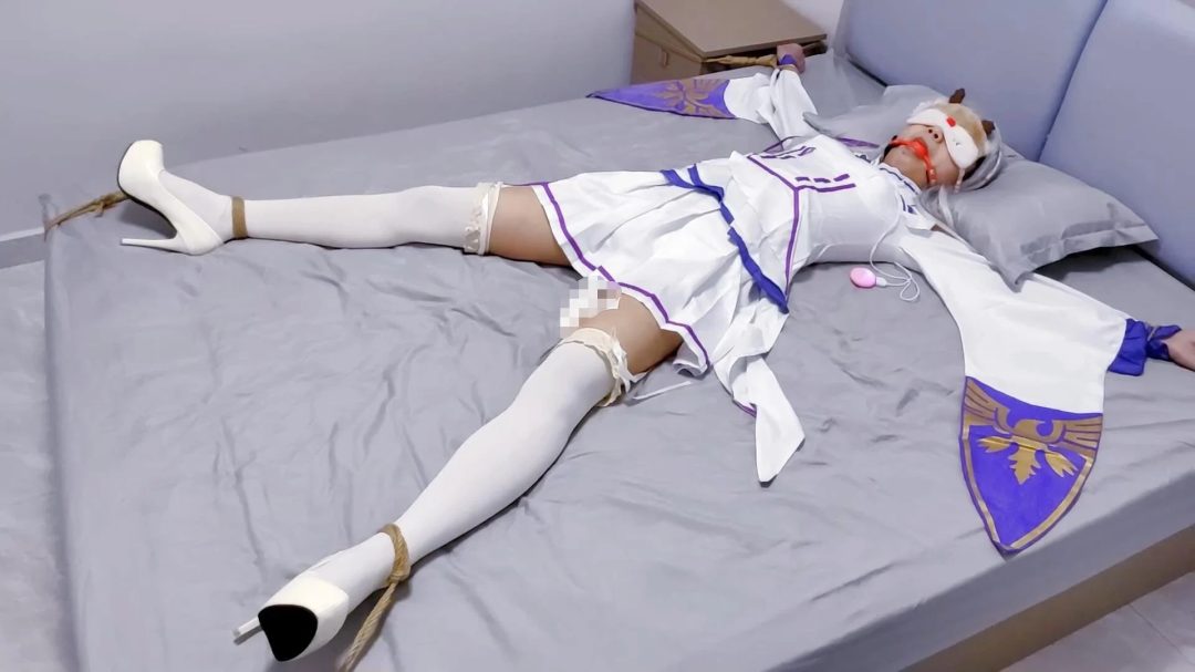 《路崽子历险记》-艾米莉亚cos+椅子缚+日式紧缚+并腿缚+口球+鞭打+脑后反绑+电击+蟹缚M开腿+棒棒刺激+大字捆绑+td震胸+放置等等-7