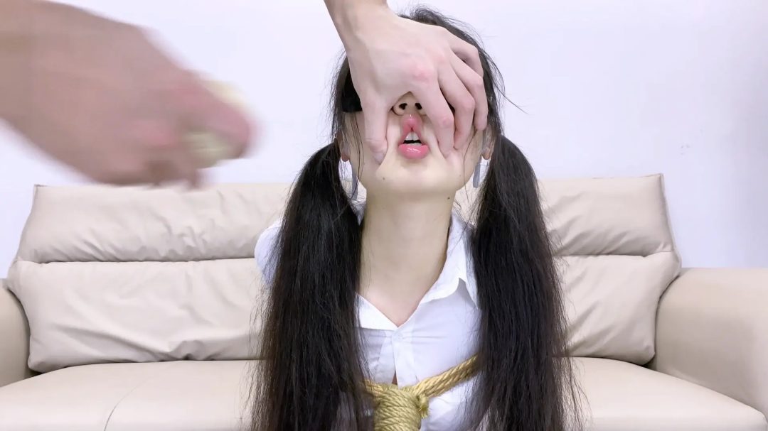 【嗷大喵】-《束缚挑战》-挑战失败,入室捆绑,直臂超紧缚,胸缚,股绳,胶布封嘴,口球,并腿捆,强制贴腿弓腰,丝袜堵嘴,穿高跟鞋摸黑挪动,出意外摔跤导致任务失败等等-4