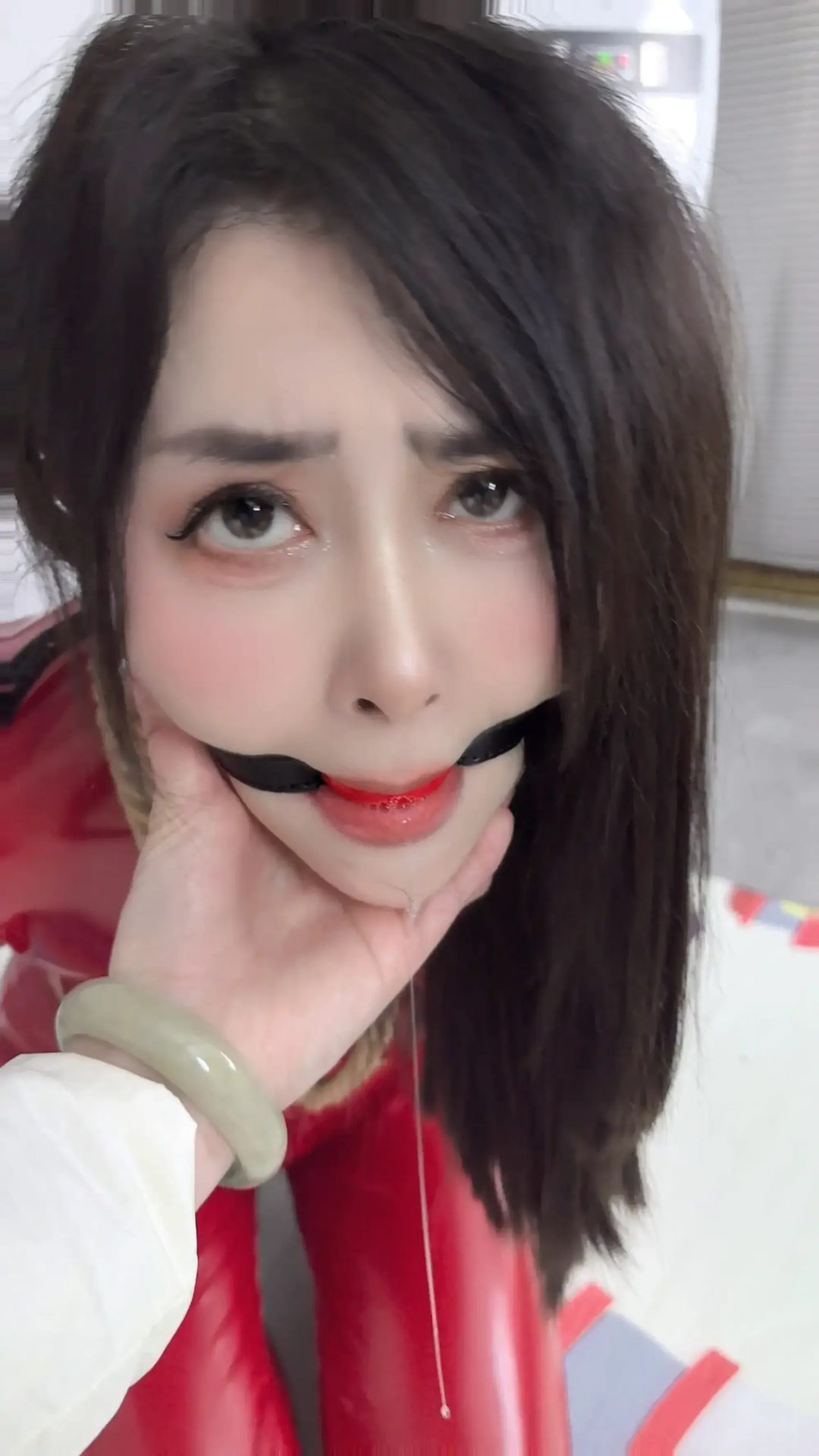 高冷御姐皮衣《绝望无助的女搜查官》口球捆绑楚楚可怜-2