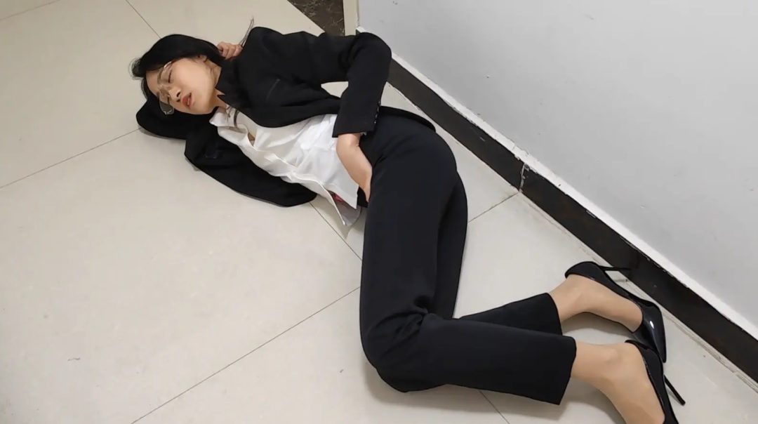 雅熙 眼镜女X工 极限垫脚尖吊-2