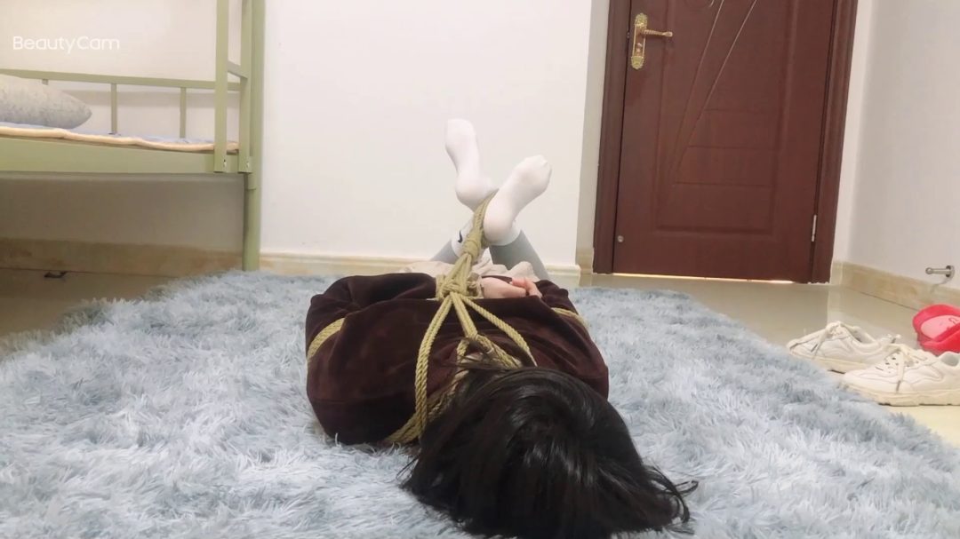 雨涵妹妹 主动请绳缚身 白袜交叉驷马-6