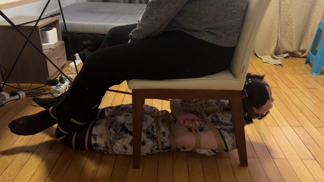 小吉妹妹初次捆绑马具口球堵嘴TK-7