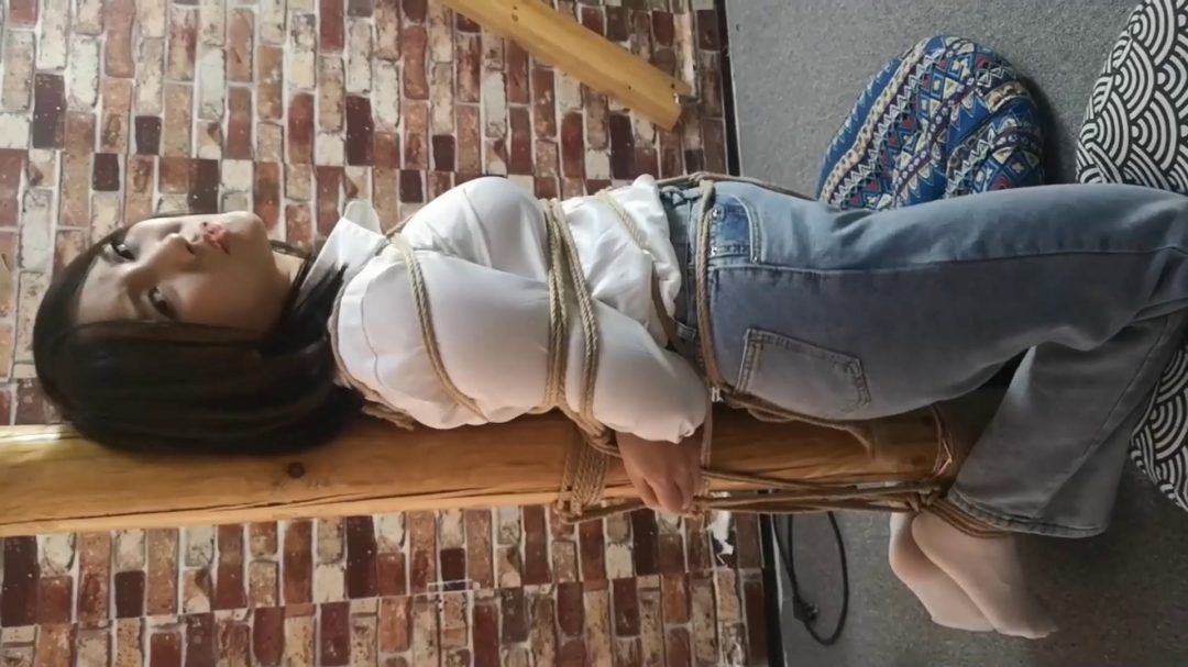 嘉文 被捆绑的牛仔裤-6