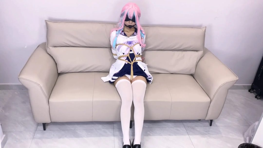 《路崽日记》-凑阿库娅cos+胸缚+龟缚甲+日式捆绑+鸭子坐+跪缚+口塞进出并戴入+椅子缚+M开腿捆+口水不止+跪坐花絮等等-5