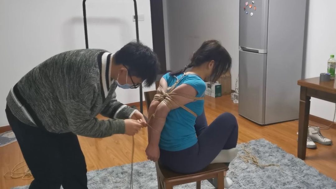 新妹子诗诗 脚尖碰到头顶的极限驷马-6