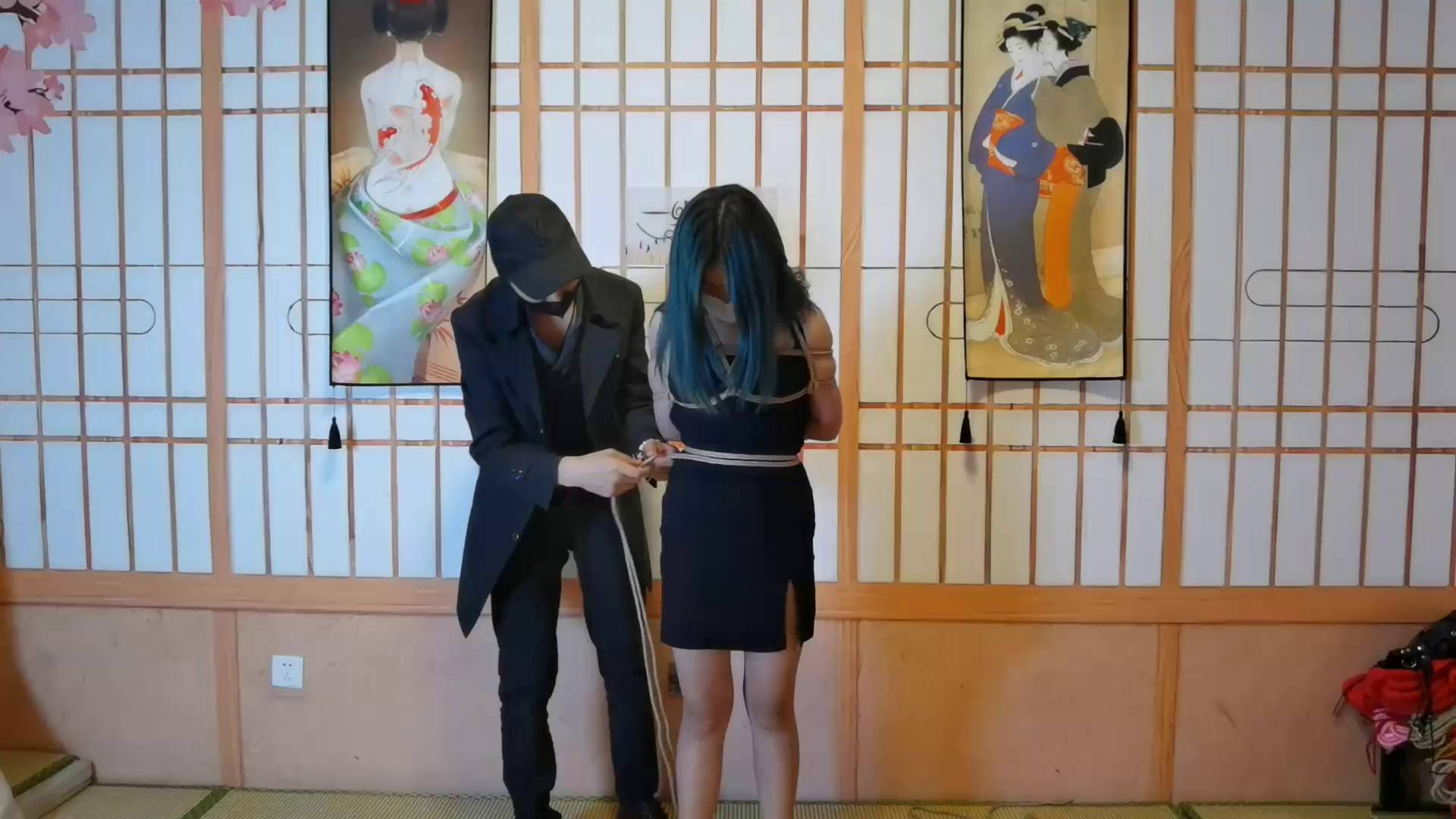 王倩倩初体验五花大绑