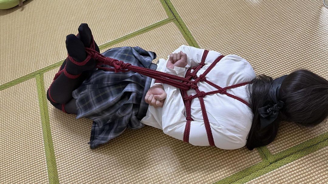 小男娘的紧缚挣脱挑战-2