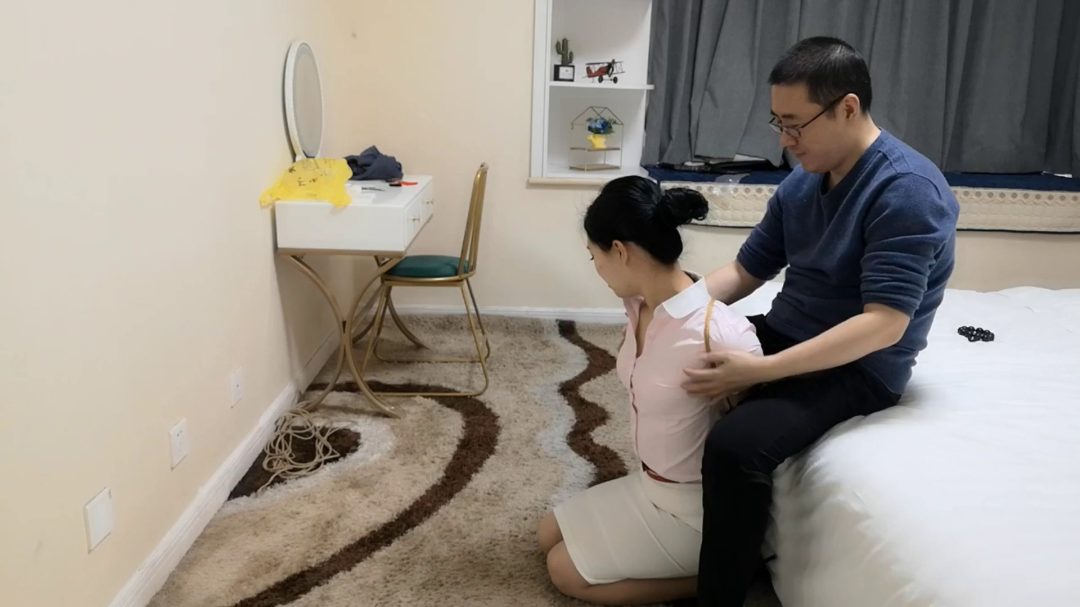 恋恋 职业装 直臂驷马 超大口球-4