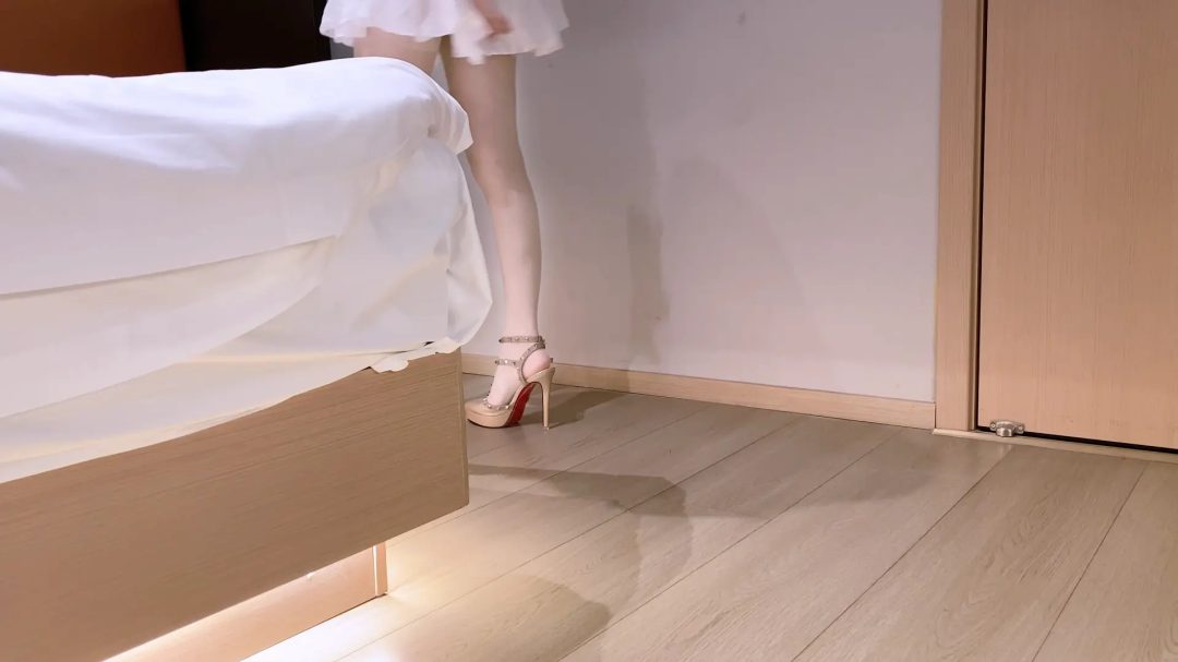 【嗷大喵】-《吃鱼的喵》-足控福利,入室绑架,捂晕,日式紧缚,胸缚,股绳,蛇缚并腿缚,口球,,tk挠脚心,抚摸,胶布封嘴,固定腿强制tk,起身逃跑等等-1