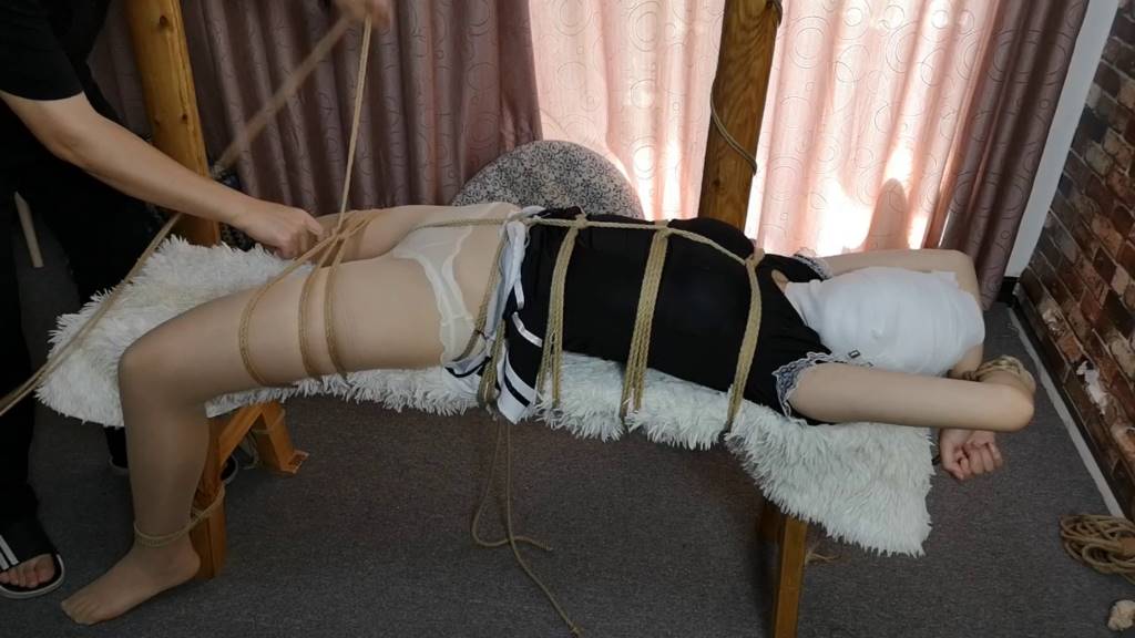 绷带 包头 凳子上的放置-4