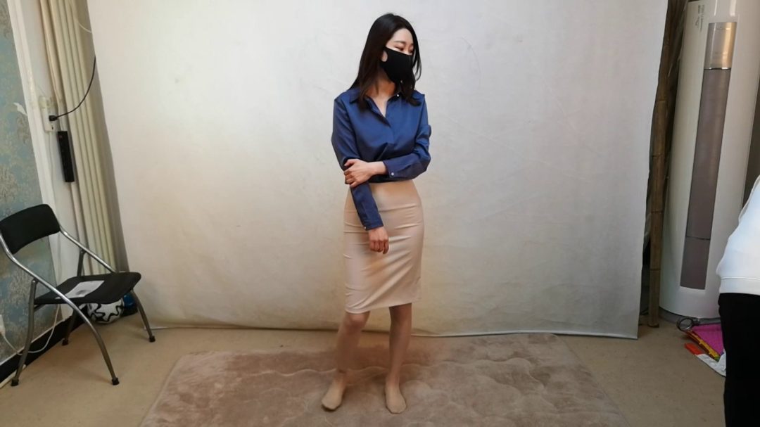 丰满的吴宇 蓝衬衣五花团缚-1