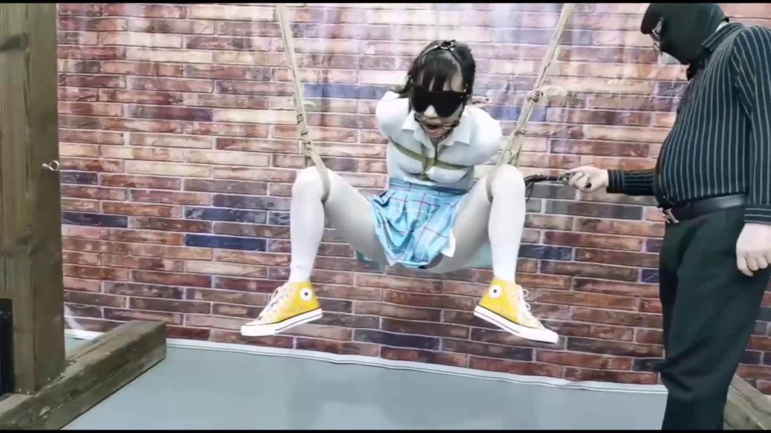 三个男S和一个女M 吊缚鞭打电击-3