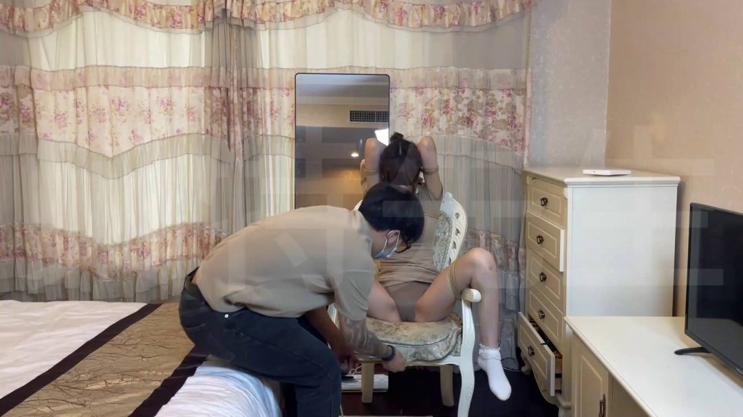 胁迫系列 掰腿 项圈 驷马-2