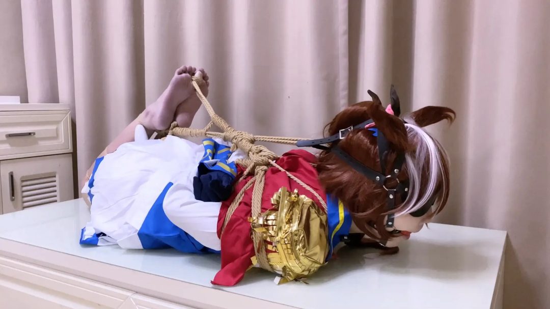 《吃鱼的喵》-赛马娘cos,日式紧缚,胸缚,蛇缚并腿缚,裸足驷马紧缚,捆脚趾,马具口球,海-3