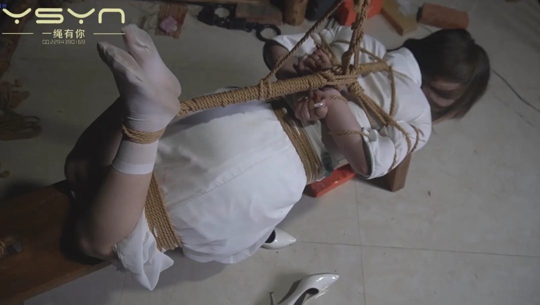 【勇闯虎穴】舍身救父深入匪窝惨遭各种鬼门关刑具虐待后被枪毙-2