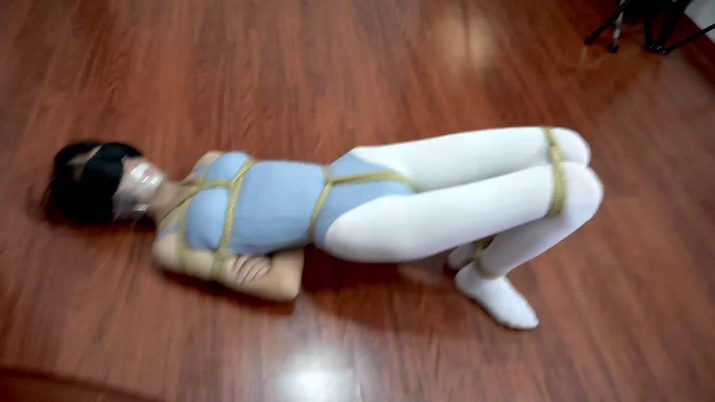 萌新安妮吊缚初体验口球棉袜堵嘴-5