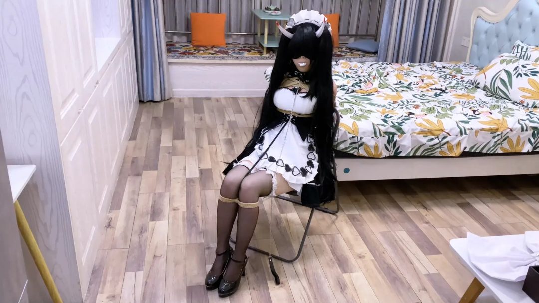 《二次元少女系》-能代cos,被窝被绑,日式紧缚,胸缚,膝盖并腿缚连接手腕,口球,挣扎起床,逃跑失败,丝袜堵嘴,项圈链子,牵引行走,椅子缚,强制分腿,日式捆法教-7