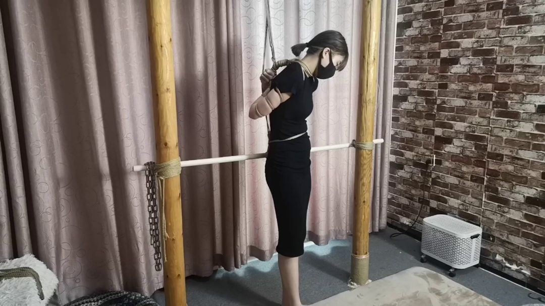 杨蕊 后手观音红绳驷马 胶带蒙面单腿吊-1