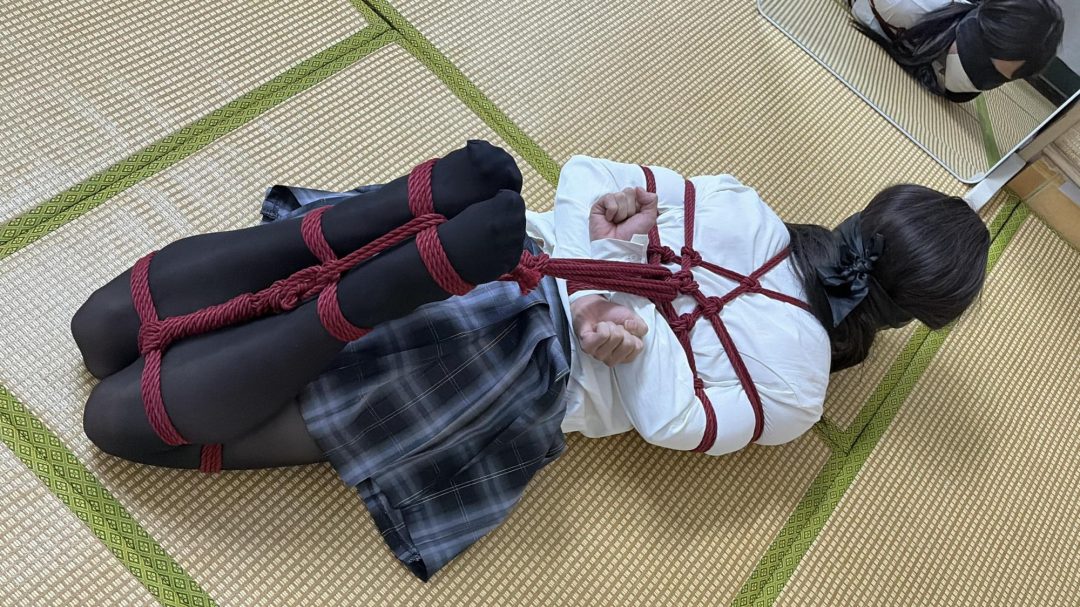 小男娘的紧缚挣脱挑战-1