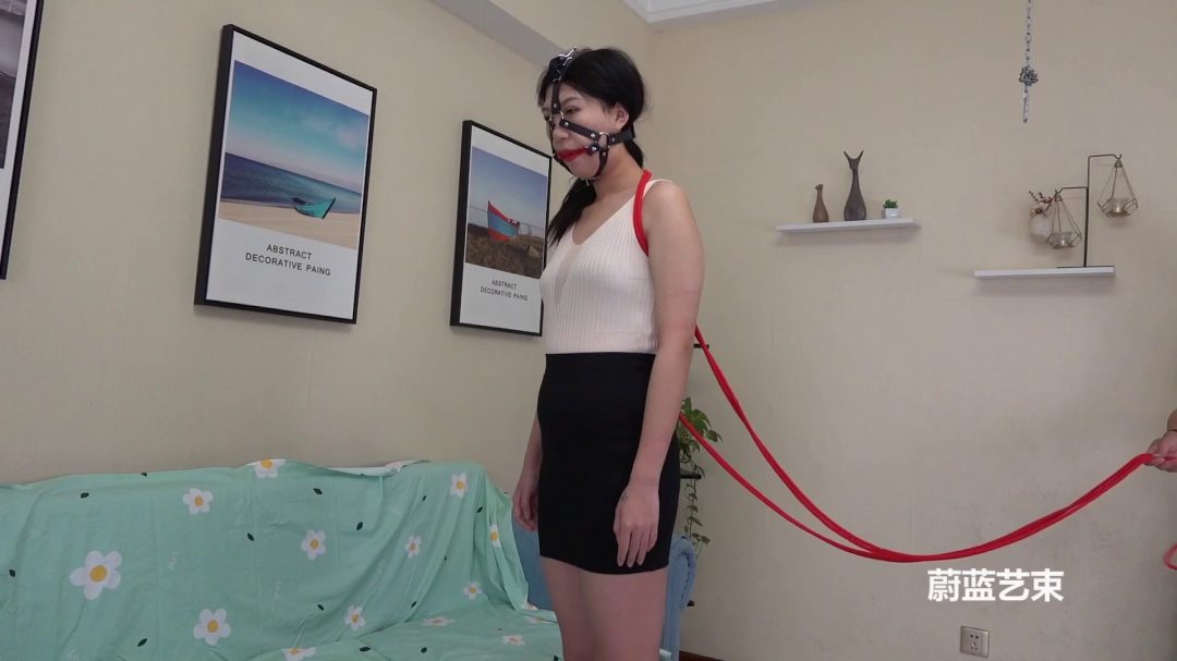 子晗 五花坐缚 单脚吊缚 口球口水 丝袜堵嘴勒嘴-1