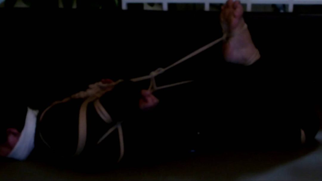 勤劳主妇汐汐03 肌肉贴多重缠裹封嘴驷马-1