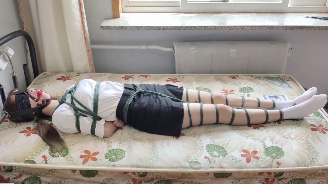 假装外出的弃置实验，大长腿丹丹蛇缚，口球堵嘴真实求救-5