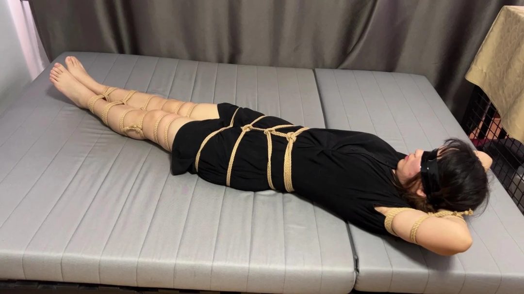 M 后手背缚 虐腹塑料袋套头无法呼吸加坐脸极限挣扎-3