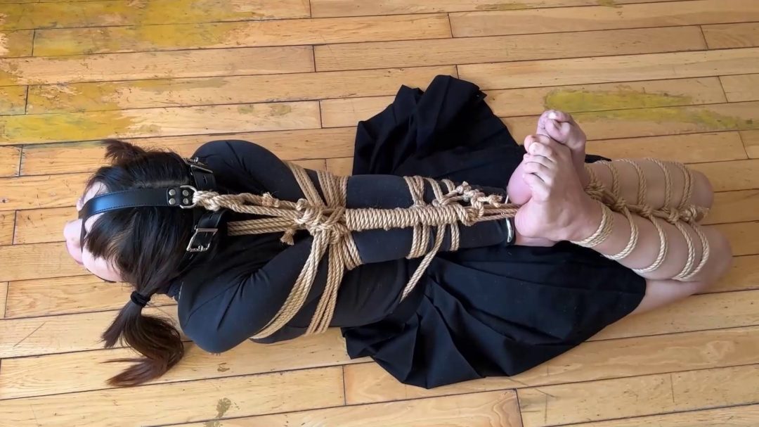 极限并肘上铐驷马，超级抬头严厉堵嘴-7