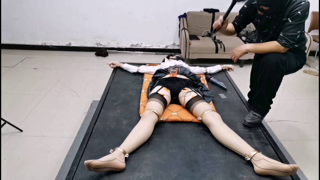 大长腿一娇终于从模特转化为乖女努了-6