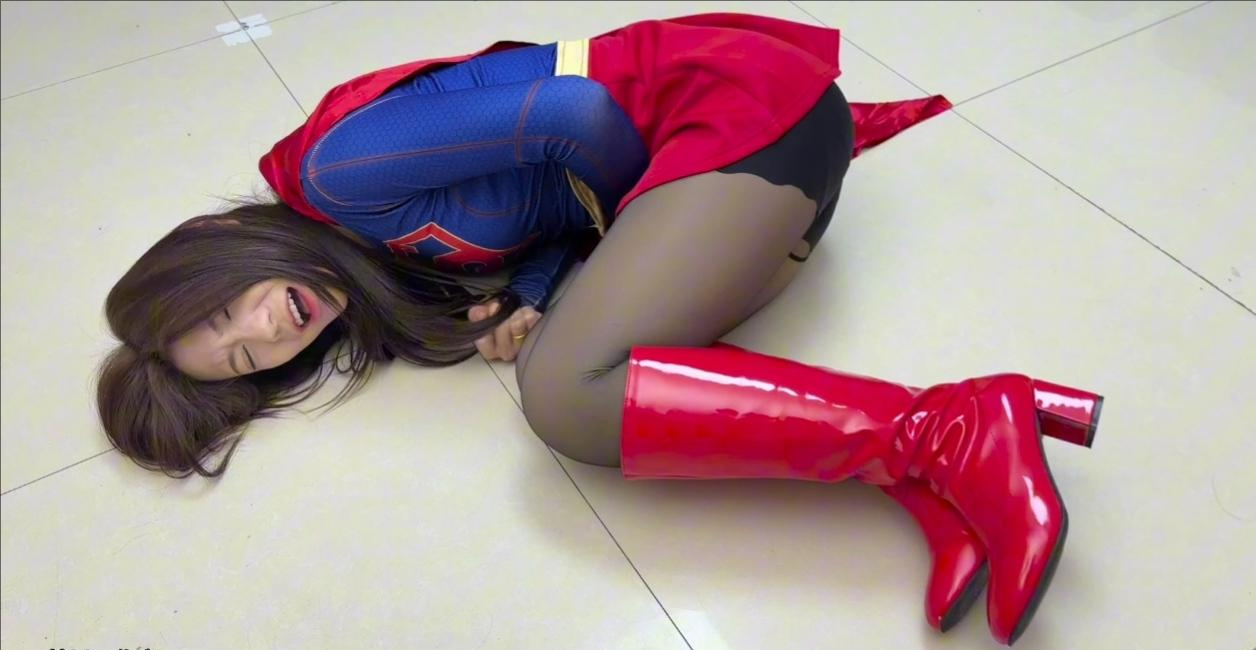 【狂虐双形态女超人 】【灵儿】变身➕拳击➕呕吐➕失禁➕白丝女王形态