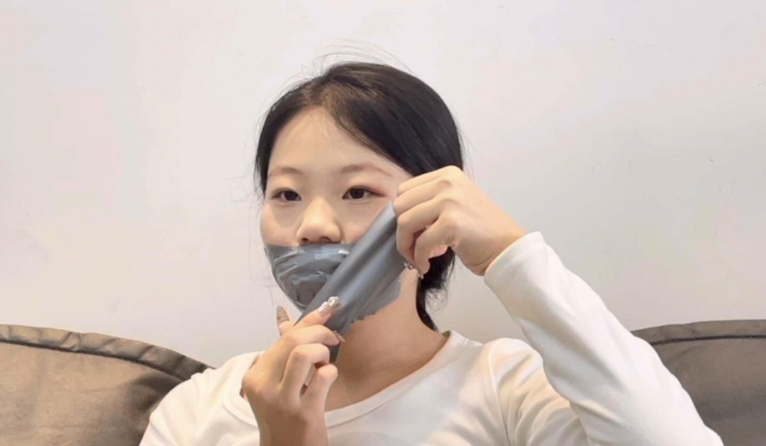 【小R】小R的按摩体验，肉丝+三种封嘴胶带，自己贴，自己享受-2