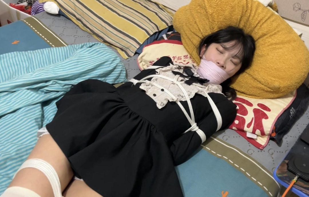 【缚艺录】【任我行】【雨朵】白色丝袜的挣扎-3