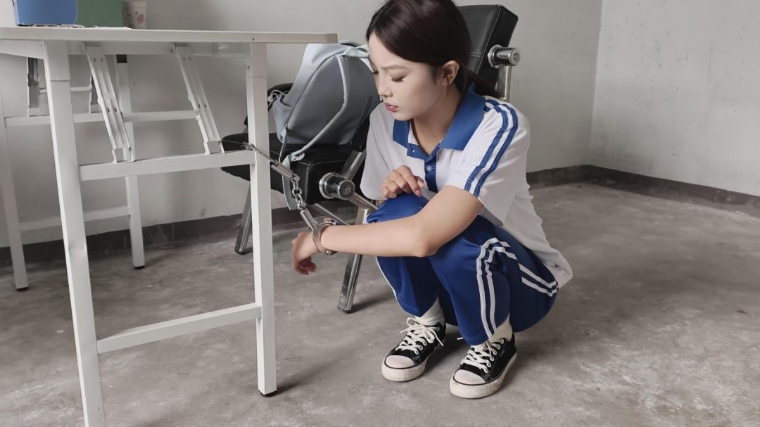 【鑫鑫工作室】张涵18岁的女学生-1