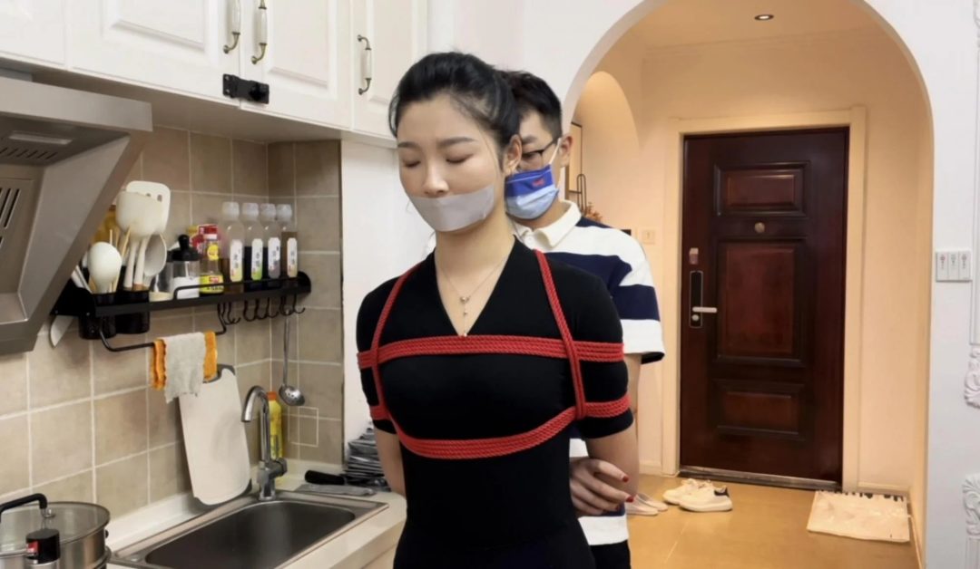 【小橙定拍】小橙的丝袜嘞嘴，与驷马缚，瑜伽裤+奶白色长裤，小橙很无奈，每次都被驷马~-2