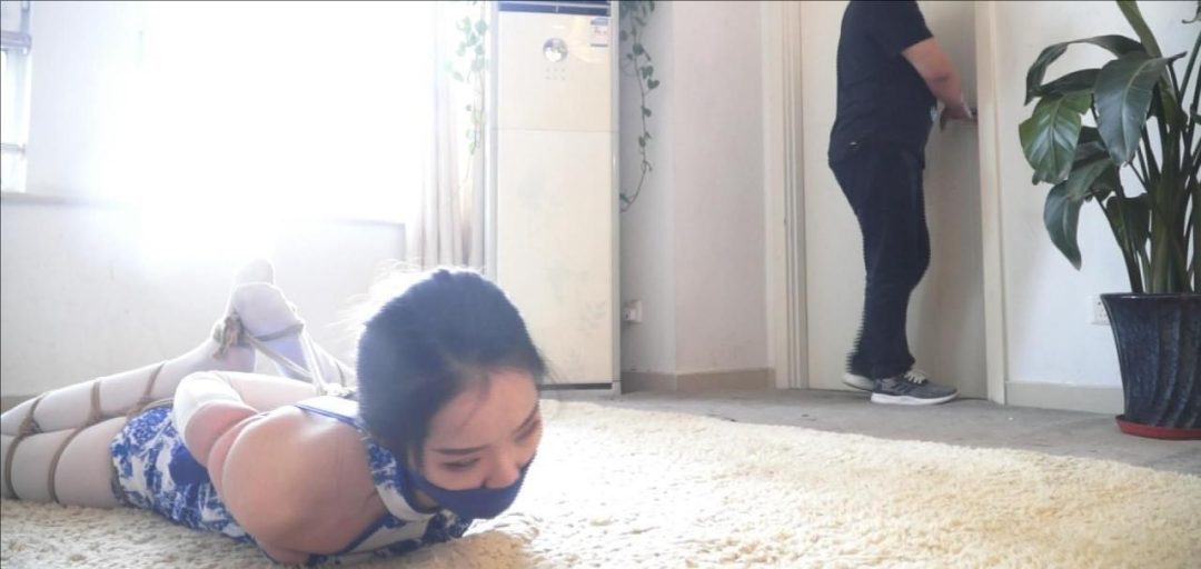 逍遥定制!《丽人挣扎—白丝旗袍 下》旗袍美女挣扎求救，被四马攒蹄痛苦蠕动-3