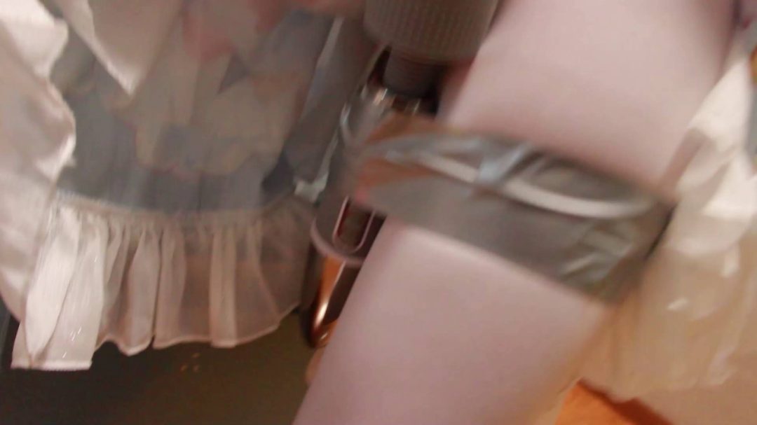 夜深人静调教小可爱，单腿分腿吊缚，超长TK，藤条皮鞭疯狂SP，超大口球口水，走绳，防毒面罩-5