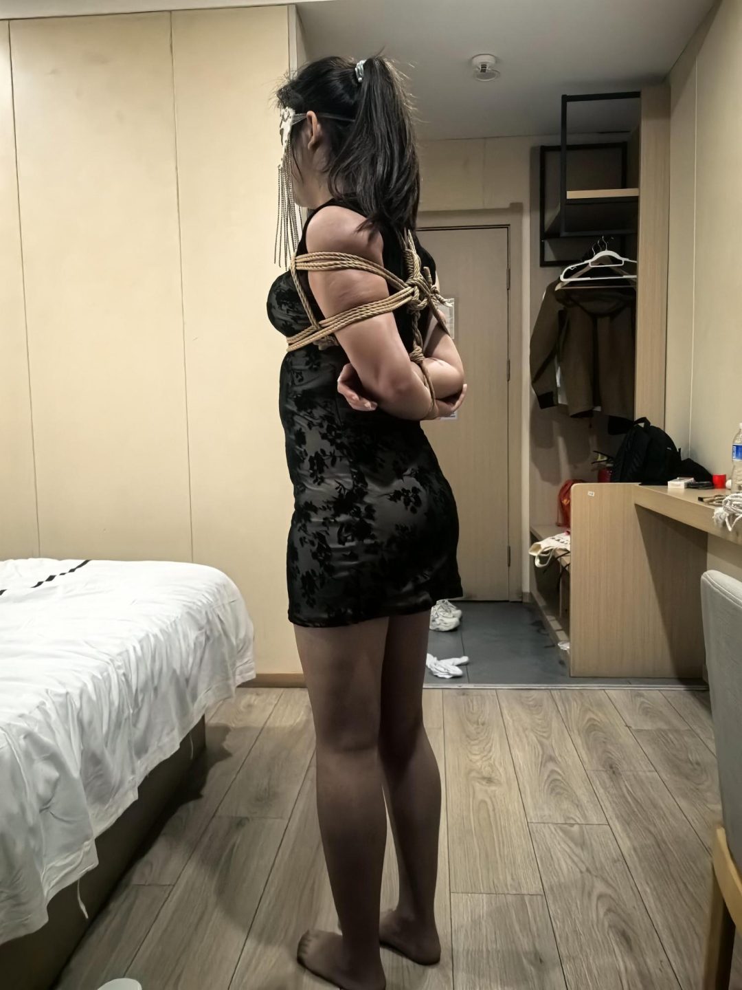 驷马折磨我的肉货女领导-2