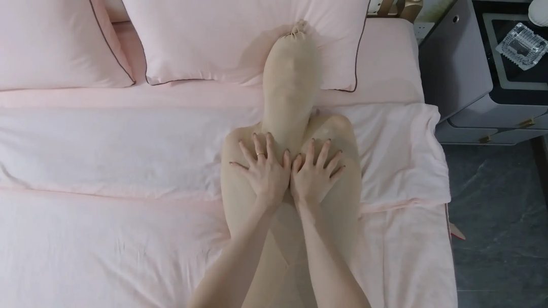 《网瘾紧缚治疗所》第六章 隔壁老板上门第一人称丝袜全包-11