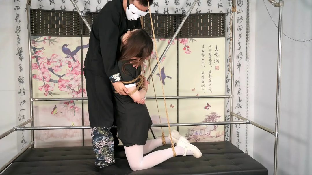 【床上的玩物系列】睡神来袭，被吊着骑着木马照样睡--白丝、TK、刺轮、放置、单杠木马责-6