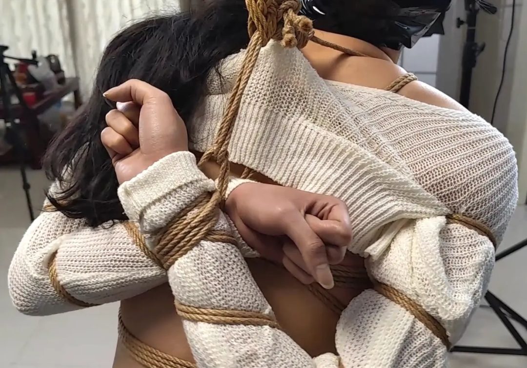 随心原创 雅熙 白丝体育生 真空绑胸 啵啵贝 严厉的马步和五花紧缚惩罚-5