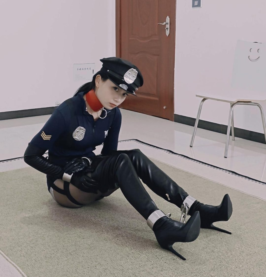 定拍长靴制服带十公斤手铐脚镣TJ遛狗强制练习12.5公分口塞深喉到底-3