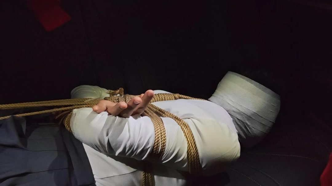 【绳心Jun】真实捆绑放置，主打真实反映，就是视角有点脑残，娱乐一下吧-6