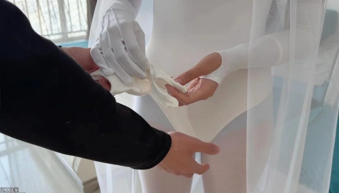 白丝仙子淫叫连连 白丝 抚摸-1