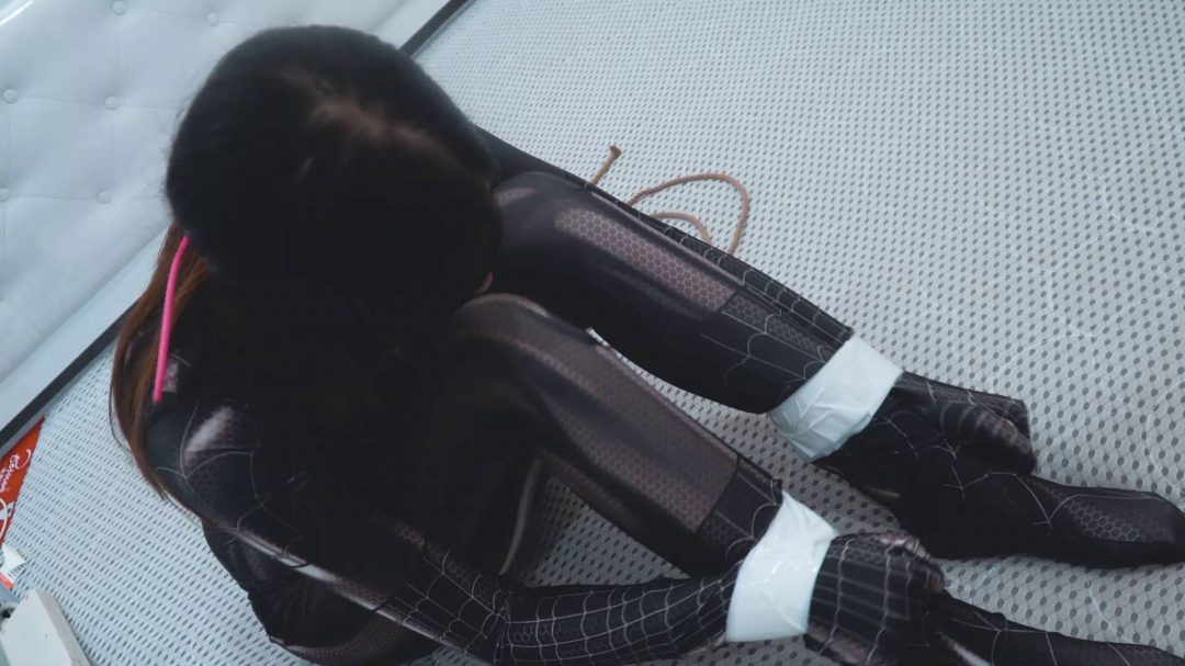 女友的新衣，黑色女蜘蛛侠束缚-7